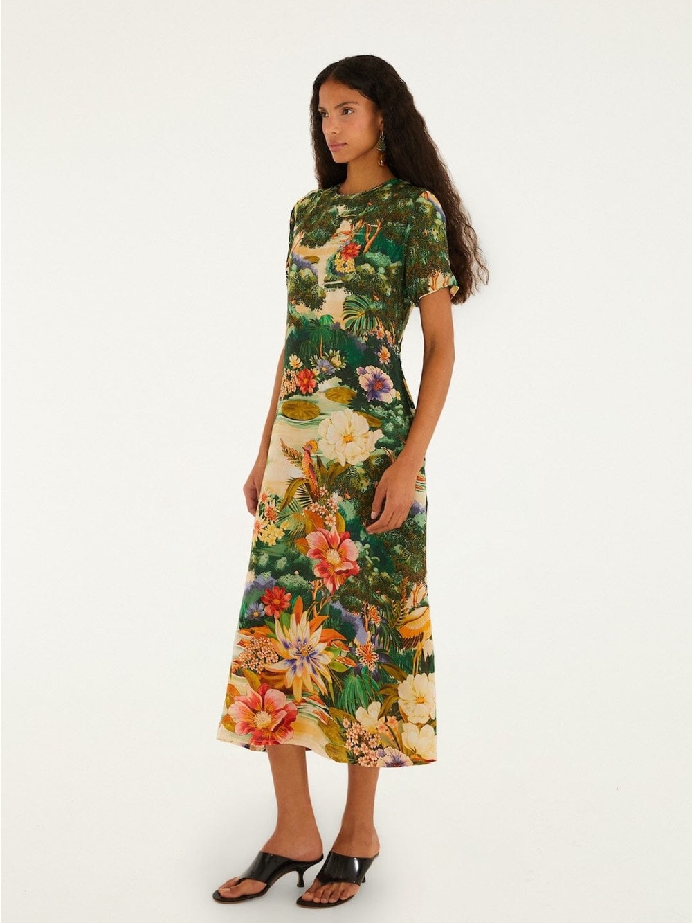 Farm Rio: ORIENTAL GARDEN MULTICOLOR
SHORT SLEEVE MAXI DRESS